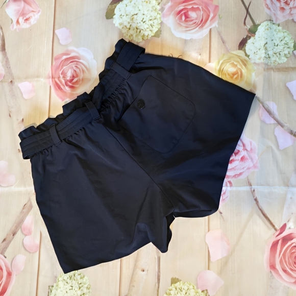 Athleta skyline black shorts - Picture 3 of 7